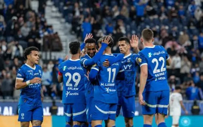 الهلال يتلقى ضربة موجعة بإصابة نجميه سالم الدوسري وعبد الإله المالكي